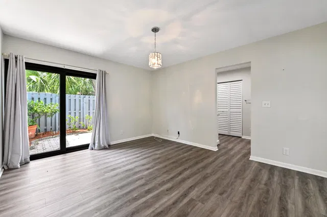  Residence photo 27