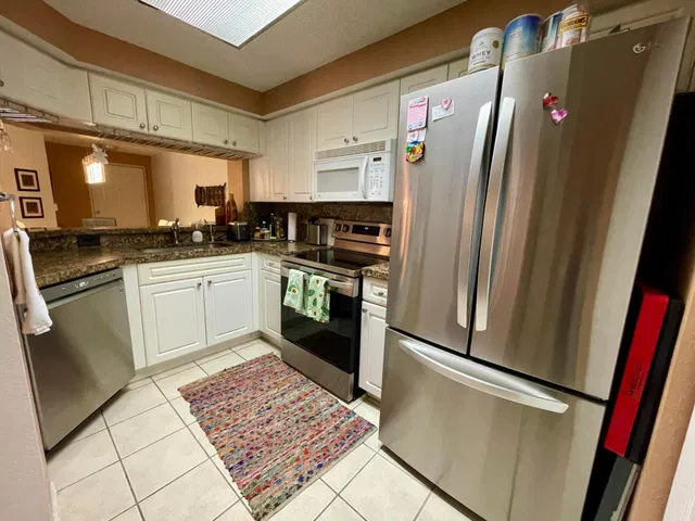 Unit 108 photo 12