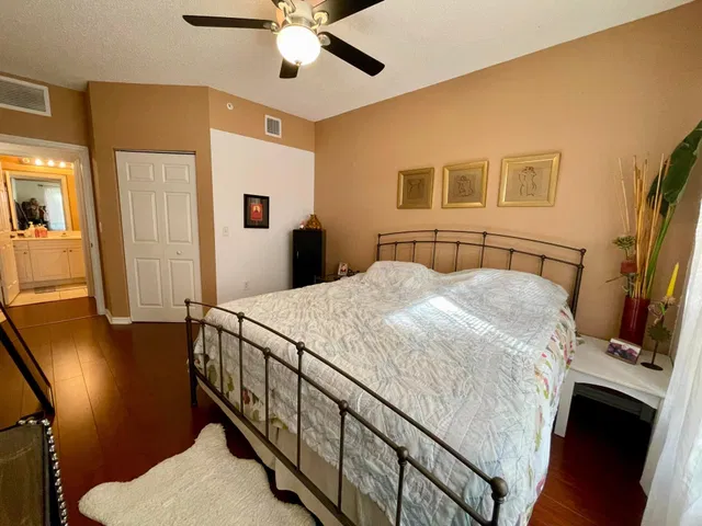 Unit 108 photo 17