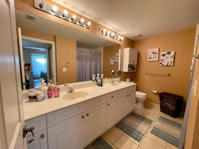 Unit 108 photo 19