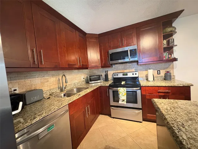  Unit 294 photo 5
