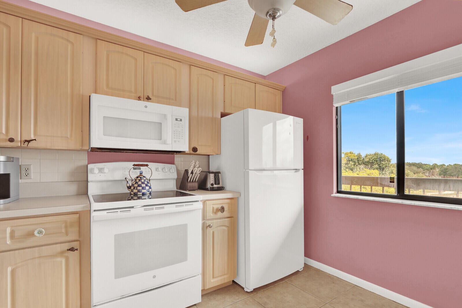 Unit 403 photo 20