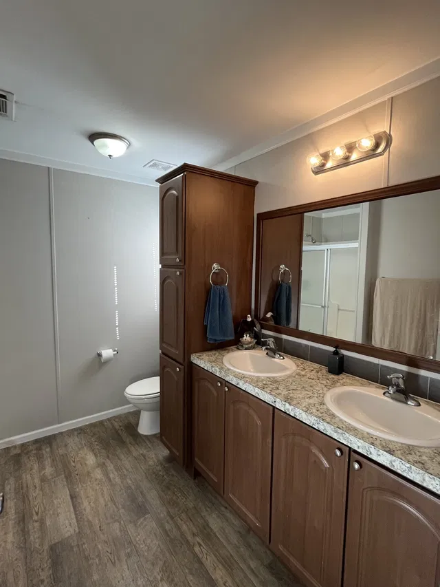 Unit 446 photo 14