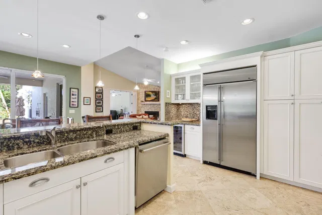 Boca Bath & Tennis Residence photo 13