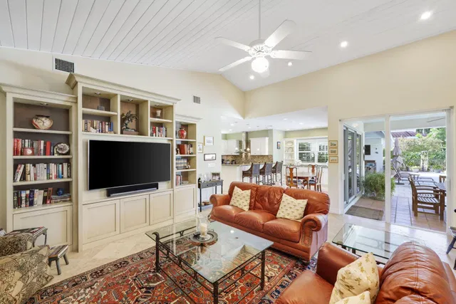 Boca Bath & Tennis Residence photo 19