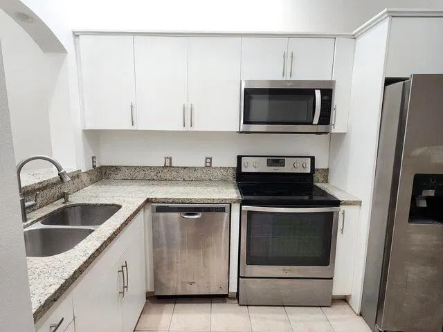 Unit 202 photo 11