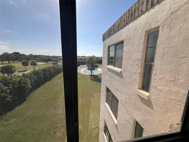 Unit 422 photo 24