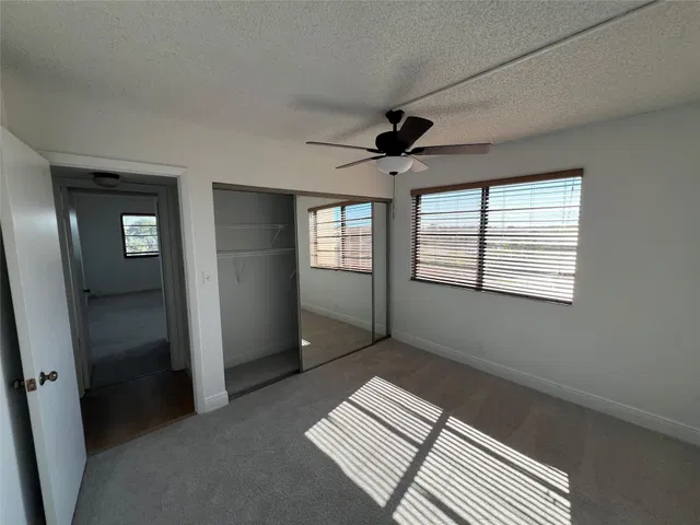 Unit 422 photo 33