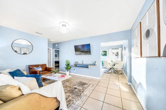 West Palm Beach Residence photo 3