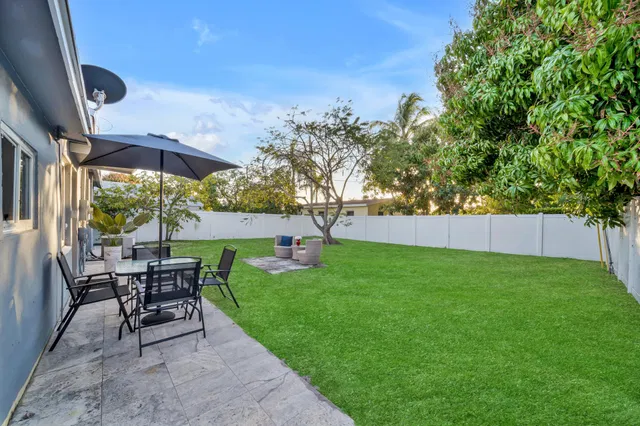 West Palm Beach Residence photo 18