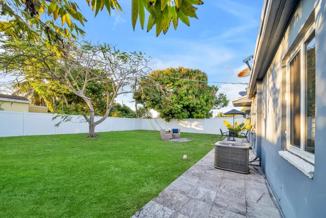 West Palm Beach Residence photo 20