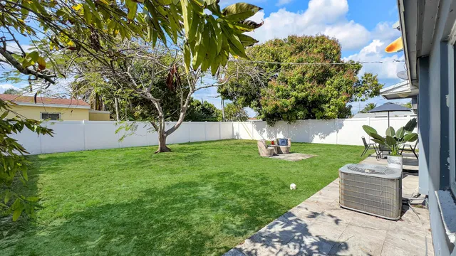 West Palm Beach Residence photo 21