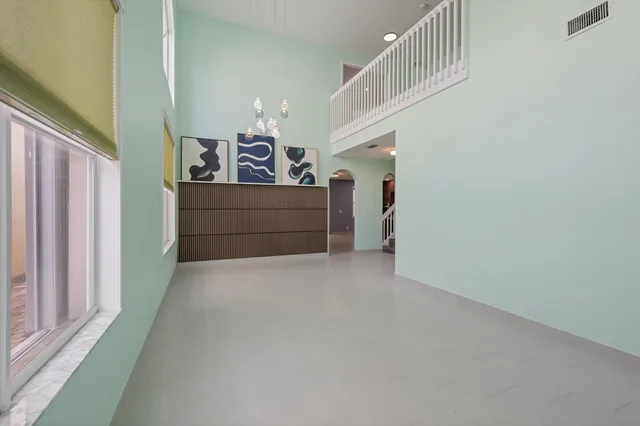  Residence photo 6