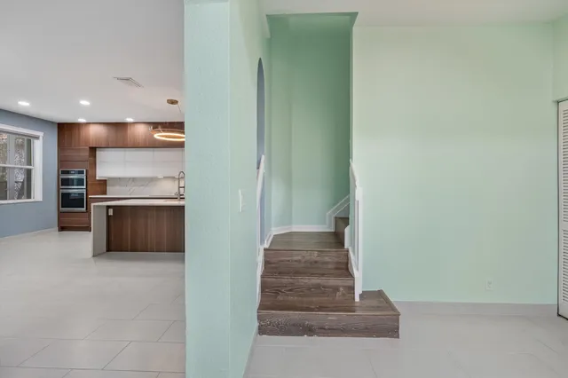  Residence photo 15
