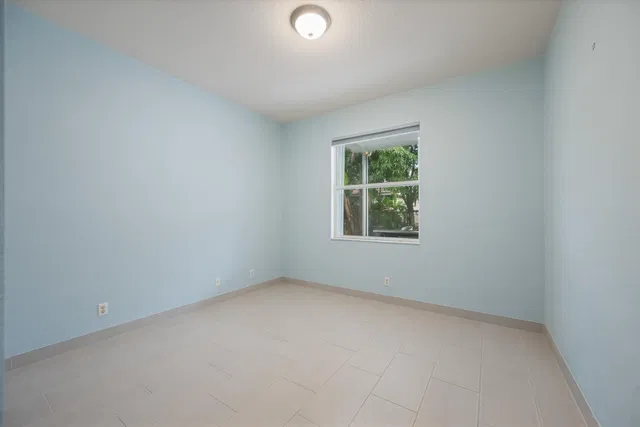  Residence photo 23