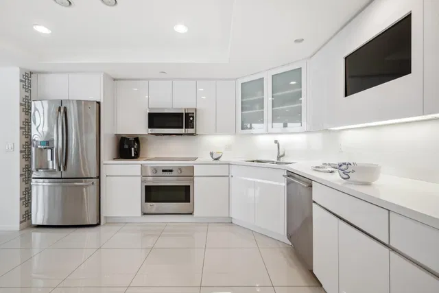Sloan's Curve Palm Beach Unit Ph 607n photo 14