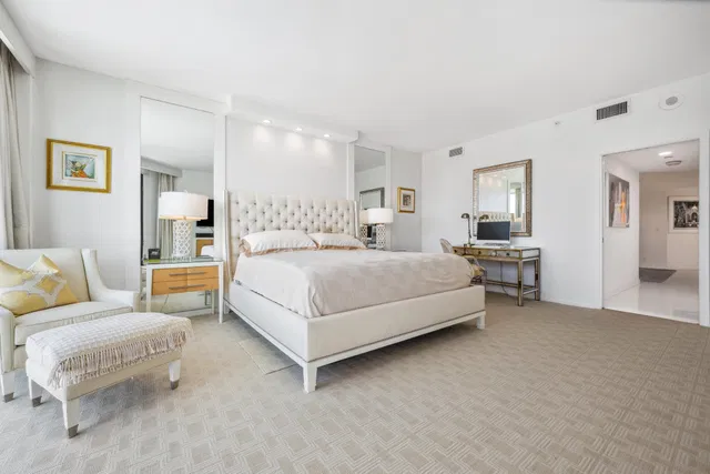 Sloan's Curve Palm Beach Unit Ph 607n photo 17