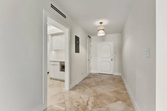 Winthrop House Condos Unit 308 photo 4