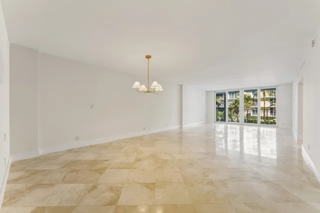 Winthrop House Condos Unit 308 photo 7