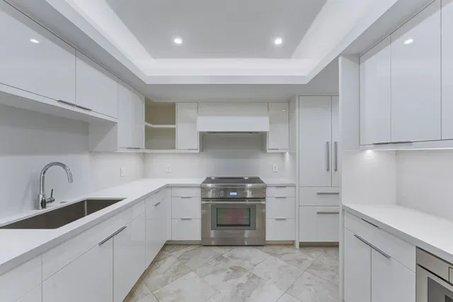 Winthrop House Condos Unit 308 photo 8