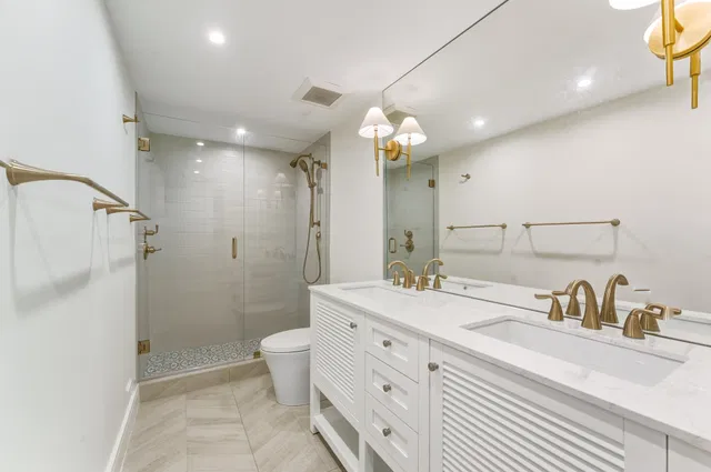 Winthrop House Condos Unit 308 photo 12