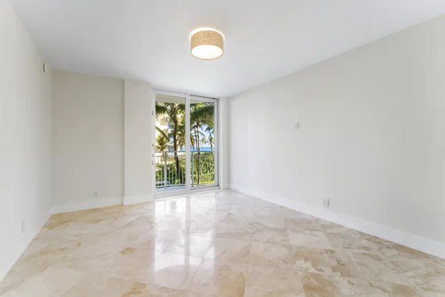 Winthrop House Condos Unit 308 photo 16