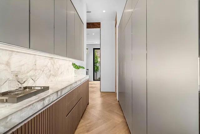 Admirals Cove Residence photo 26
