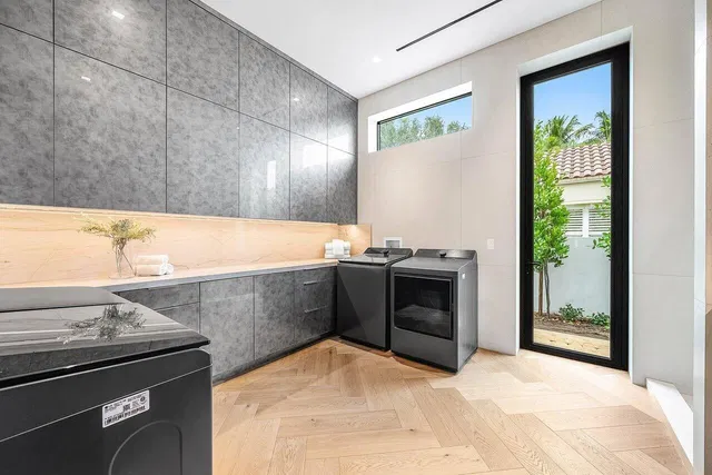 Admirals Cove Residence photo 28