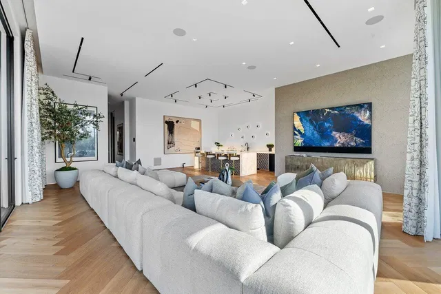 Admirals Cove Residence photo 36