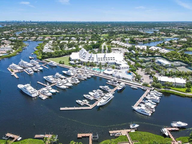 Admirals Cove Residence photo 77