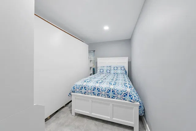 Unit 111 photo 11