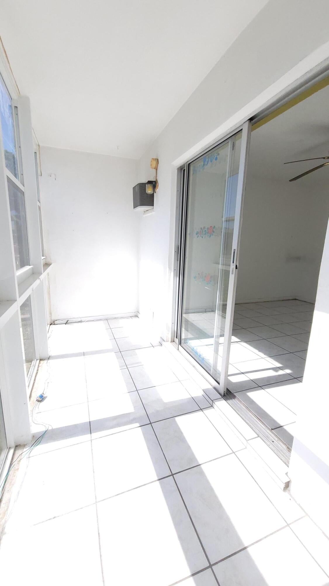 Residence photo 11