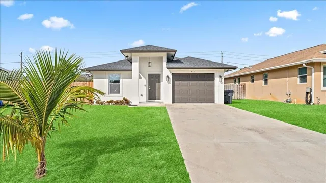 Residence photo 3