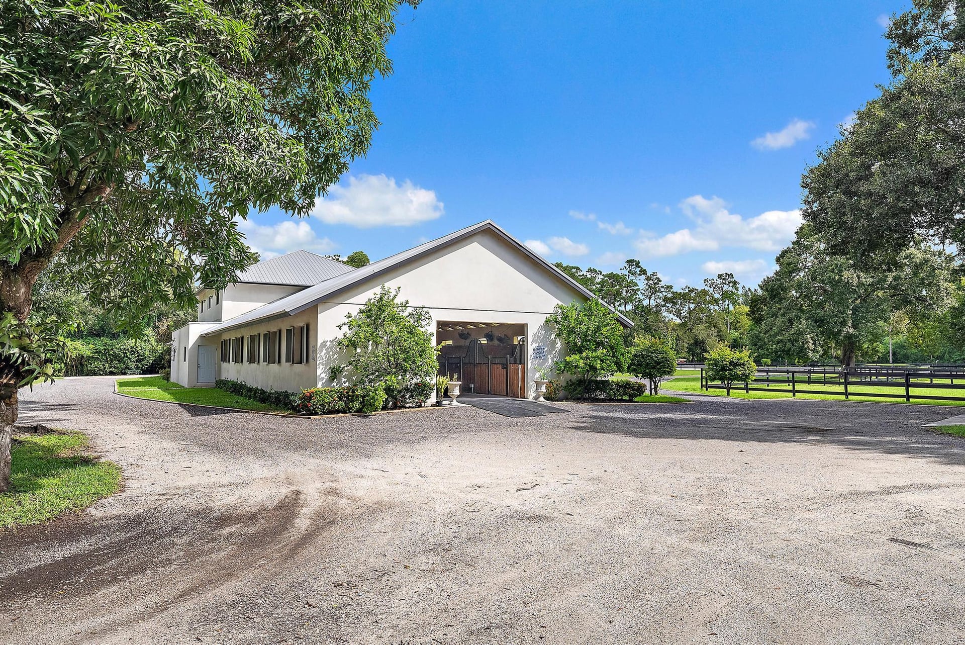 Residence photo 11