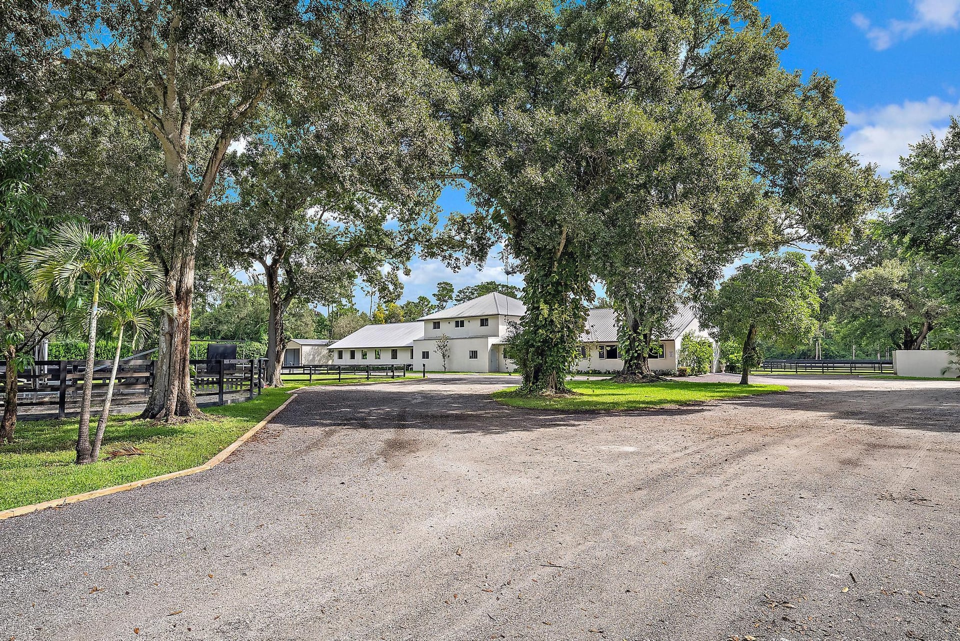 Residence photo 12