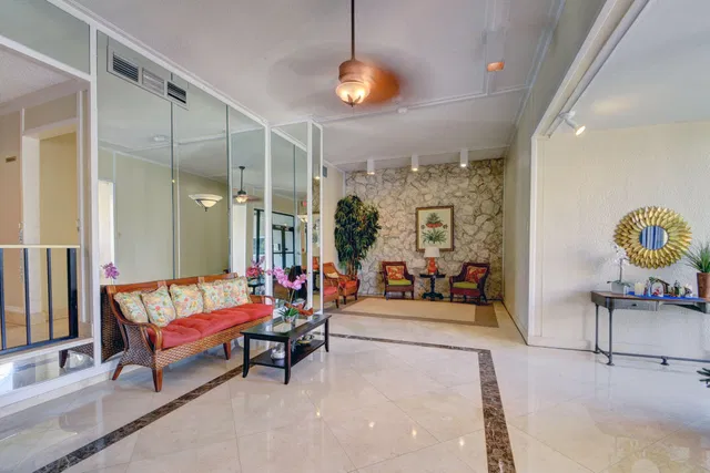 Palm Beach House Unit 307 photo 7