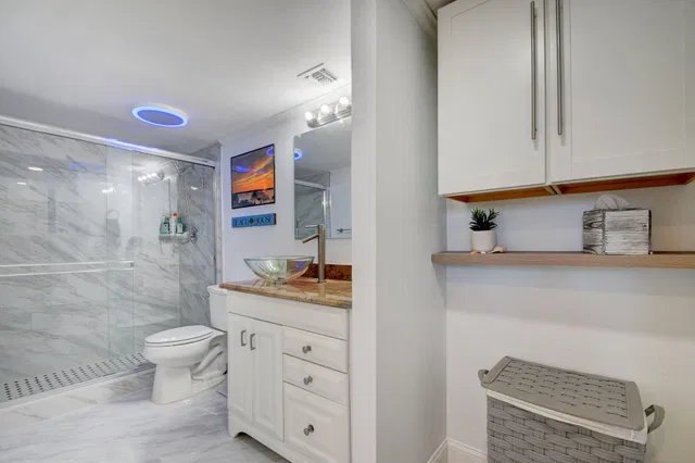 Palm Beach House Unit 307 photo 15