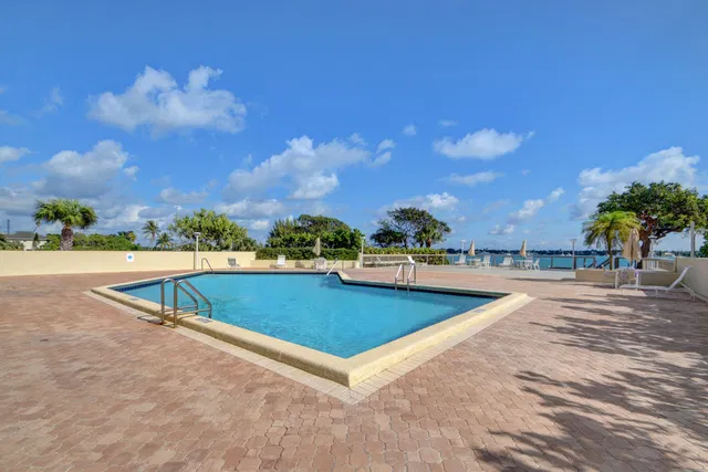 Palm Beach House Unit 307 photo 18
