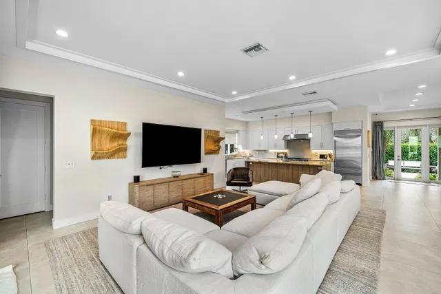 Residence photo 16