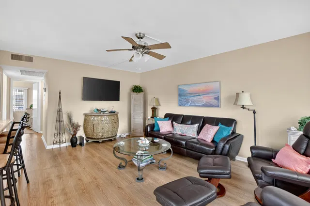 Residence photo 5