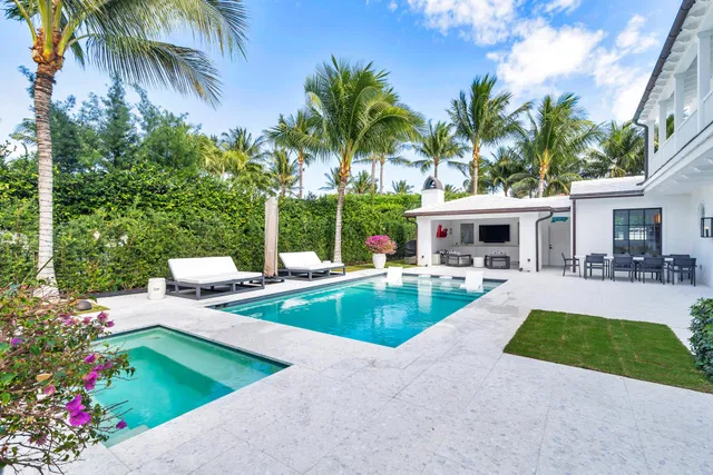 North End Palm Beach Residence photo 12
