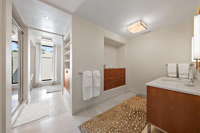 Residence photo 62