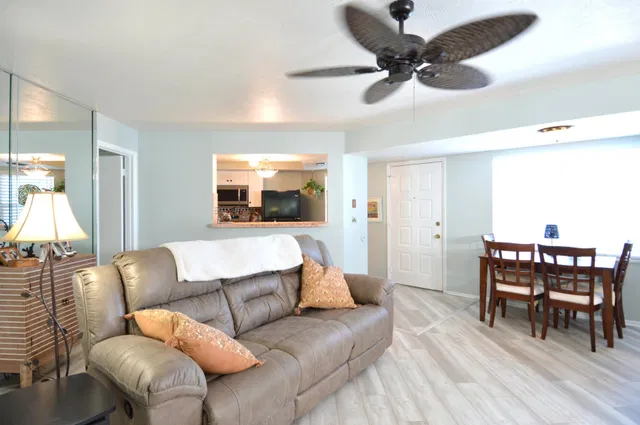Unit G249 photo 11