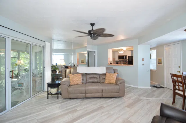 Unit G249 photo 12