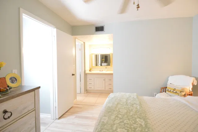 Unit G249 photo 17