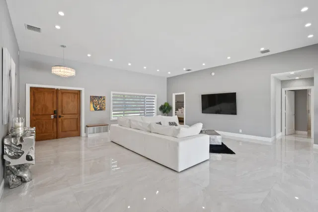 Residence photo 5