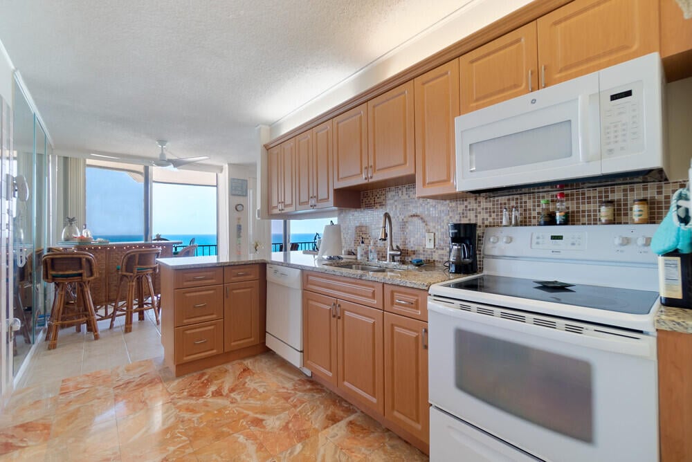 Singer Island Unit 1-1806 photo 4