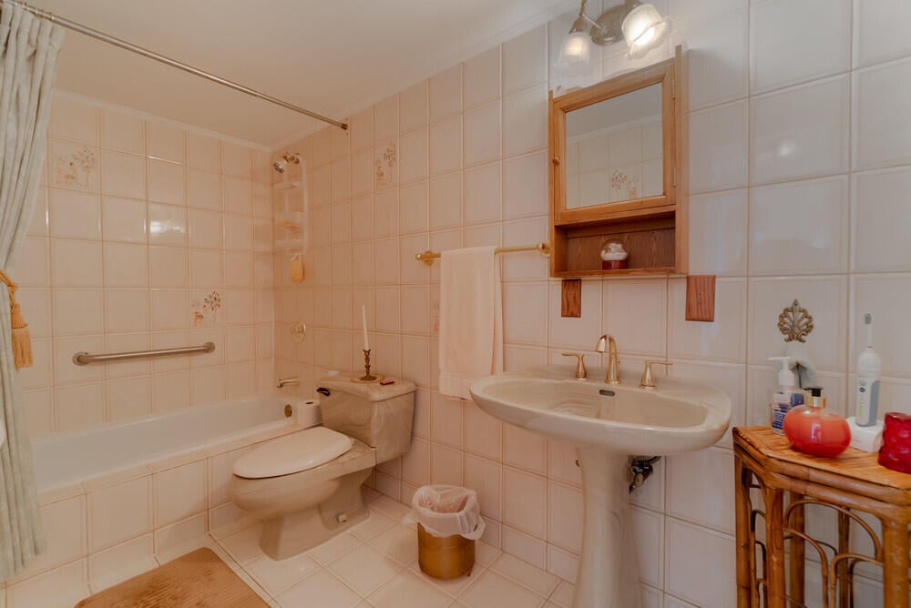 Singer Island Unit 1-1806 photo 15
