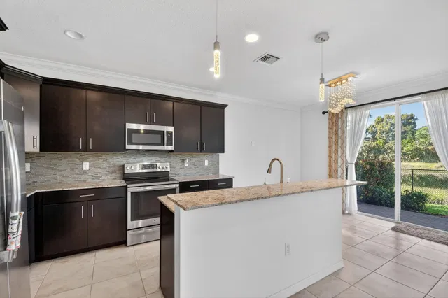 Residence photo 11