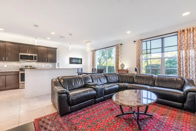 Residence photo 19